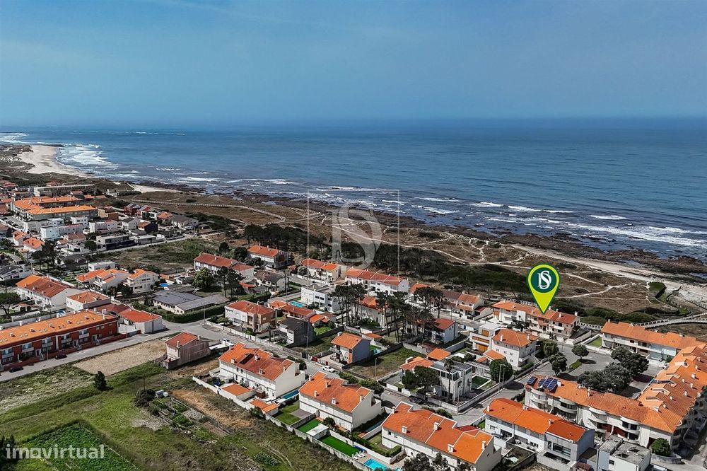 Moradia T3 na 1ª linha de praia, em Cepães, Esposende