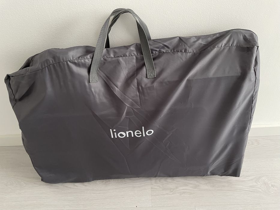 Next to me Lionelo
