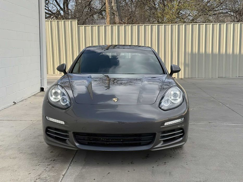 Porsche Panamera 4S      2015