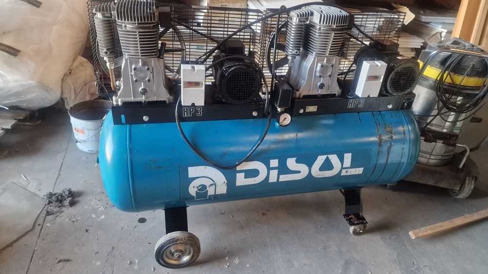 Compressor de 300 litros com duas cabeças 1200