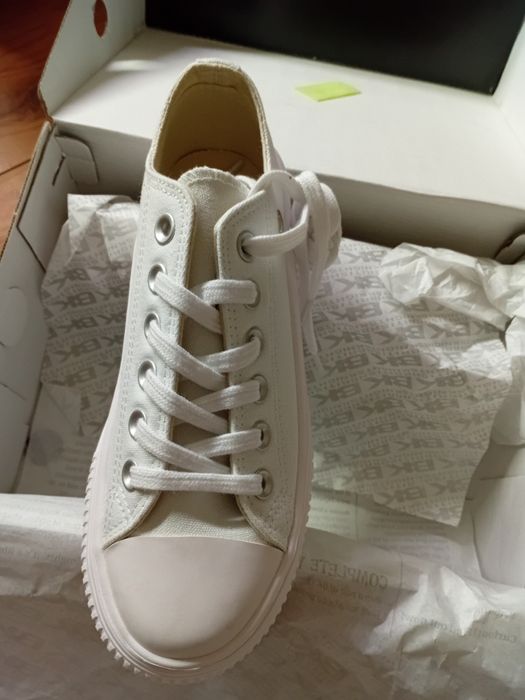 Кроссівки для дівчат