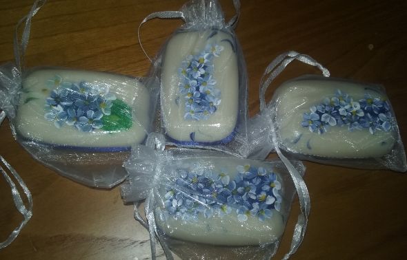 Sabonetes pintados a mão