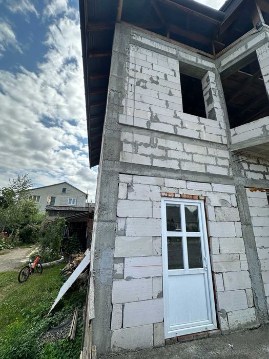Продається будинок в м. Тячів