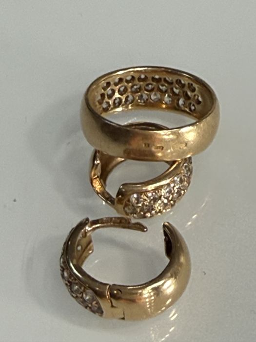 Золотий гарнітур сережки та каблучка 16.5р
