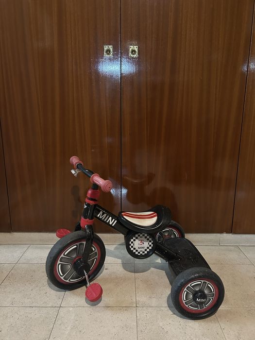 Triciclo Mini para criança, em bom estado de funcionamento