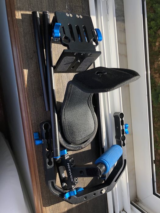 Shoulder rig Neewer