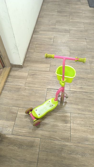 Hulajnogi trzykołowa