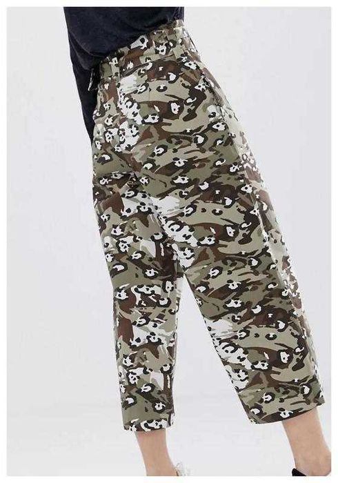 Камуфляжные широкие брюки с высокой посадкой Asos, р. XS/S