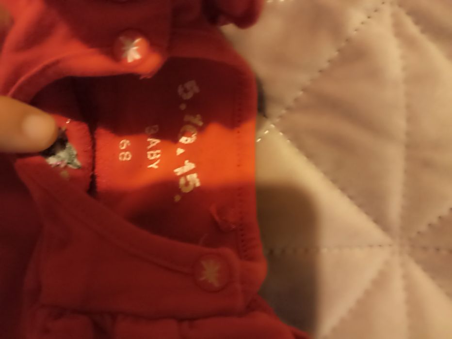 Sprzedam bluzeczkę r. 68 marki 5 10 15