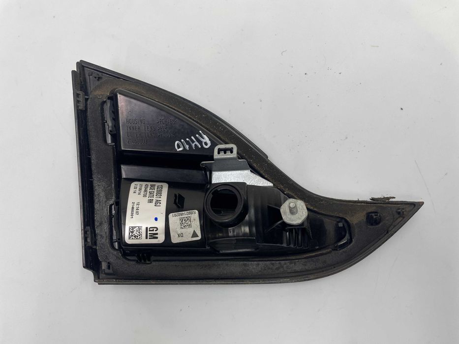 Farolim da mala direito Opel Zafira (2014)RM10