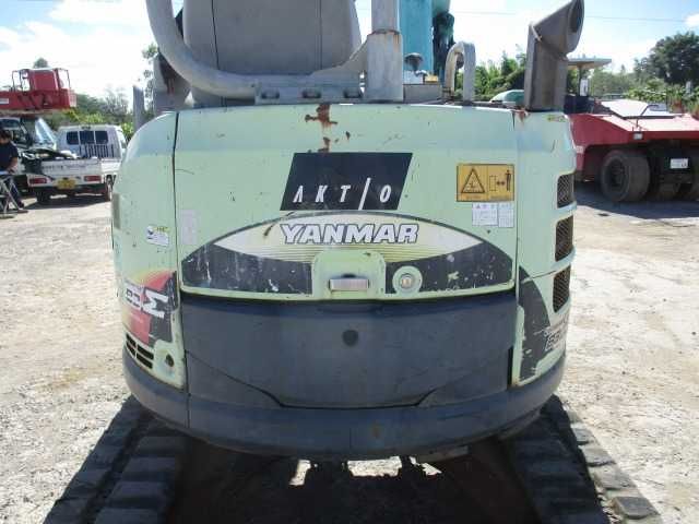 Экскаватор гусеничний Yanmar B3-6A