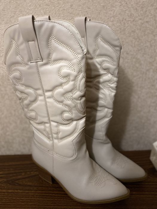 Жіночі черевики(козаки)