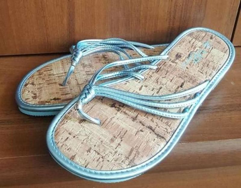 Новые,красивые,легкие шлепанцы