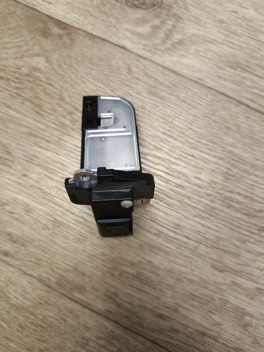 Продам расходомер воздуха 722184250 Pierburg