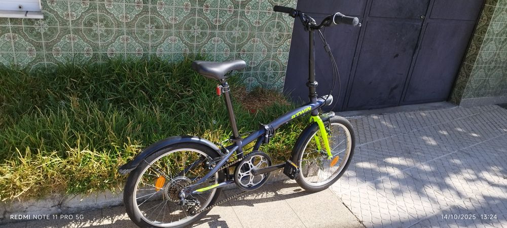 Bicicleta de partir ao meio. Está como nova. Vendo para desocupar.