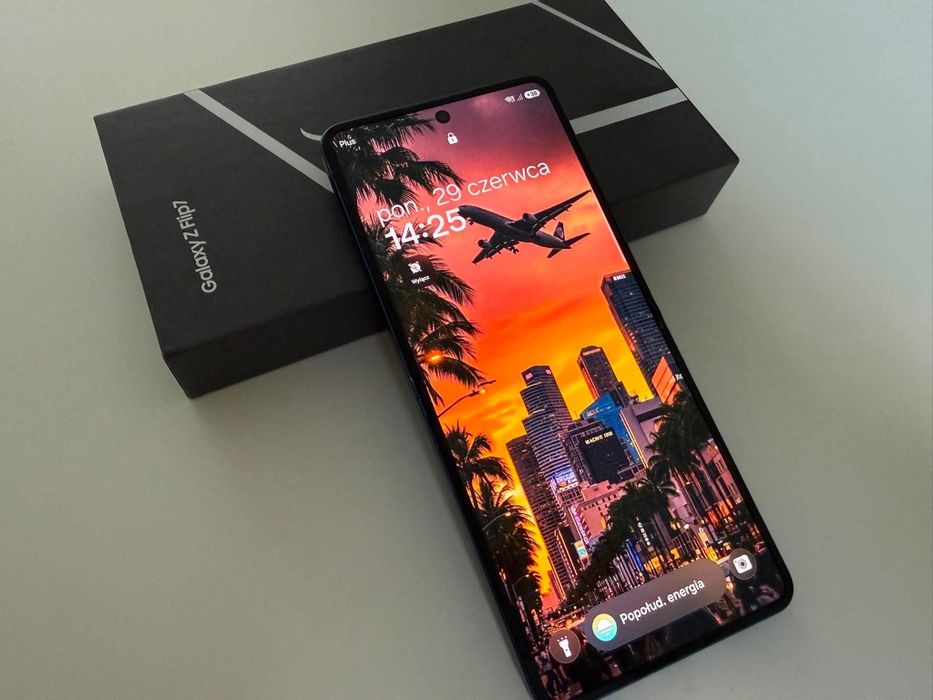 Samsung Galaxy Z FLIP 7 12/256gb