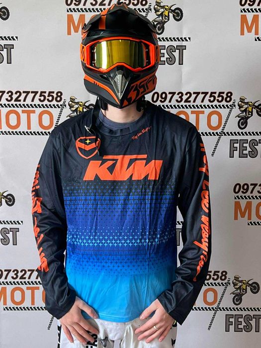 Мото костюм та екіперовка