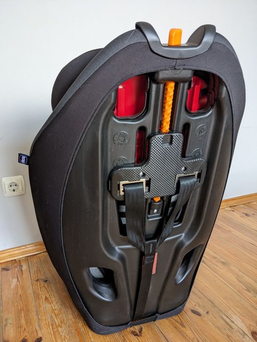 Автокрісло Chicco Gro-Up 1-2-3 Red Passion
Chicco