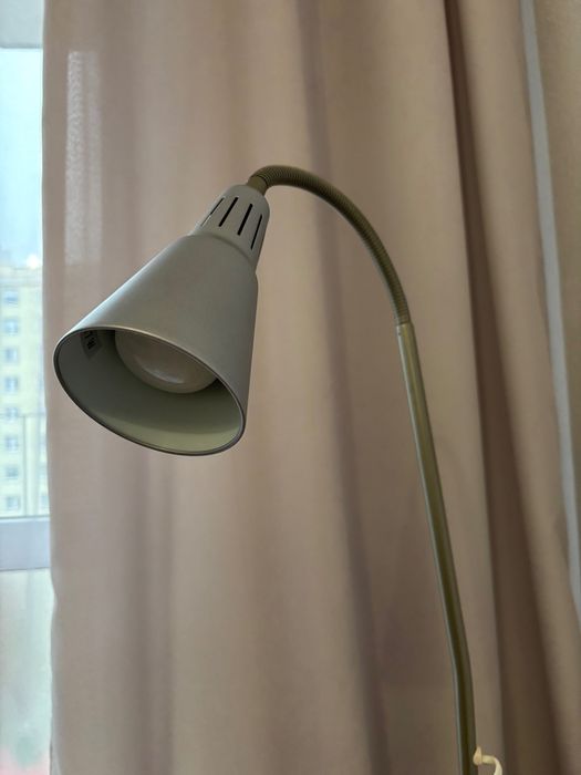 Lampa podłogowa szara