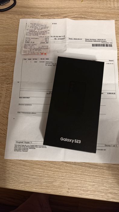 Samsung Galaxy S23 8/ 256GB, Uszkodzony tył.