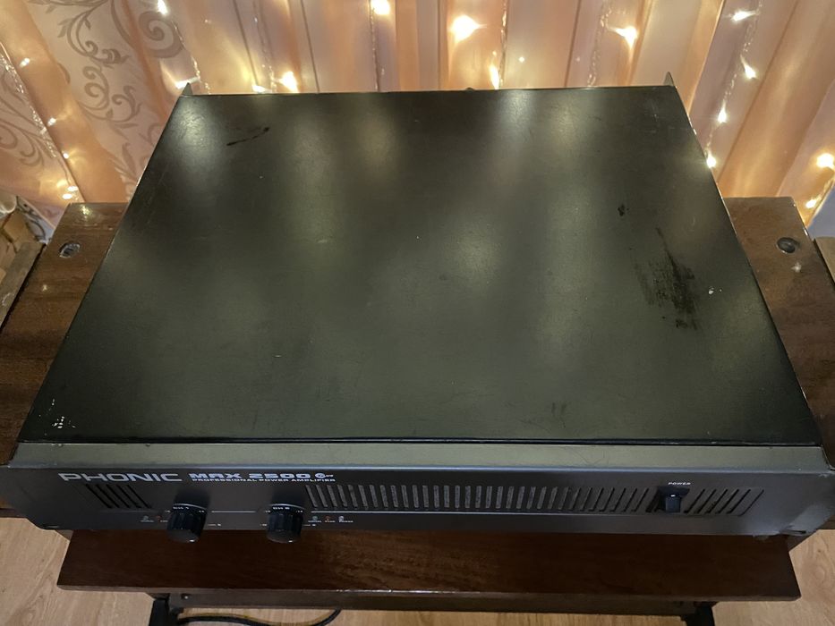 Усилитель Phonik max 2500 plus