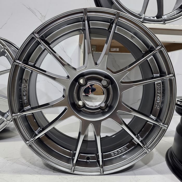 * Jantes 17" compatíveis OZ Ultraleggera 4x100