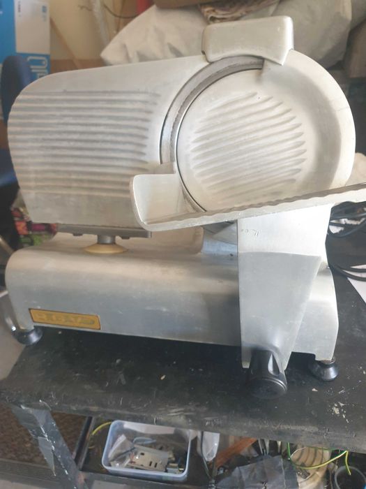 Maquina de cortar fiambre
