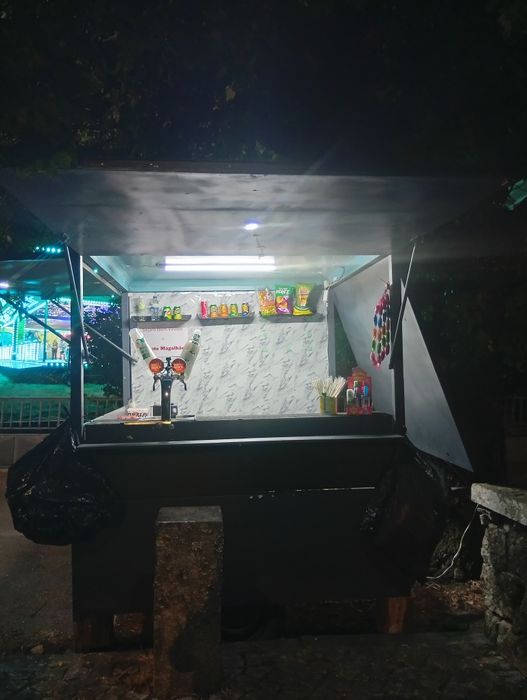 Relote com máquina de finos e engate de reboque