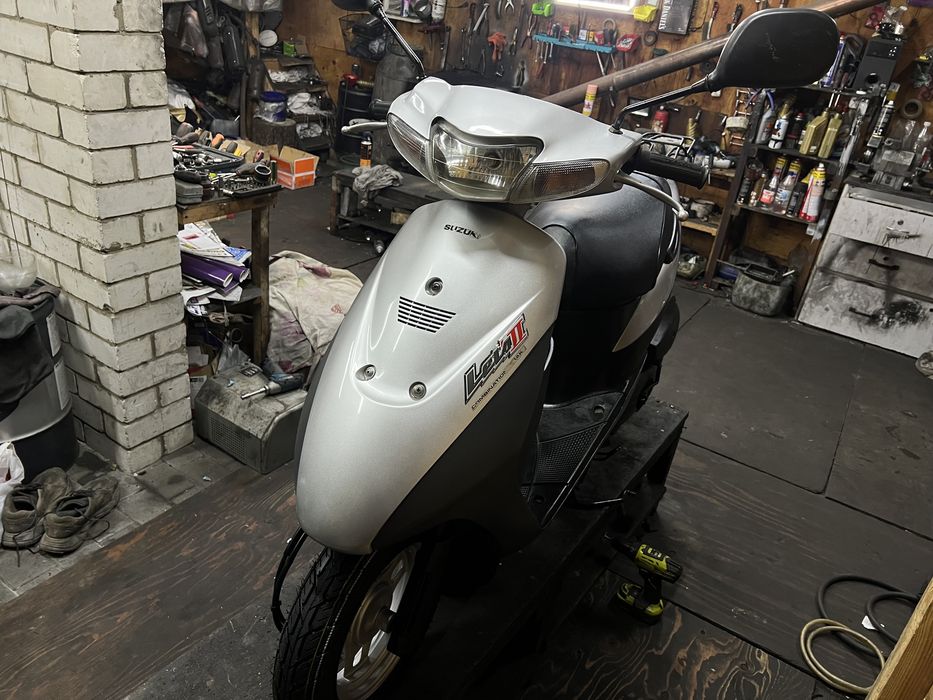 suzuki lets 2 new японія