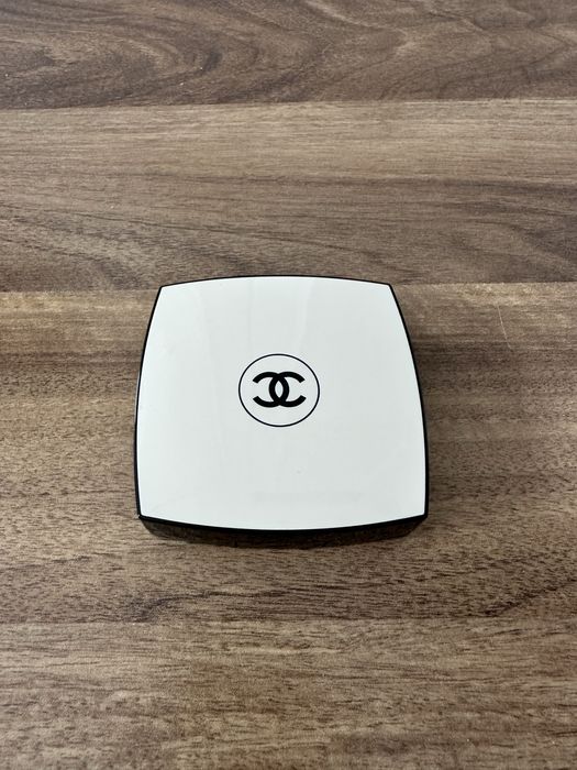 Chanel puder Les Beiges Healthy Glow Sheer Powder No20