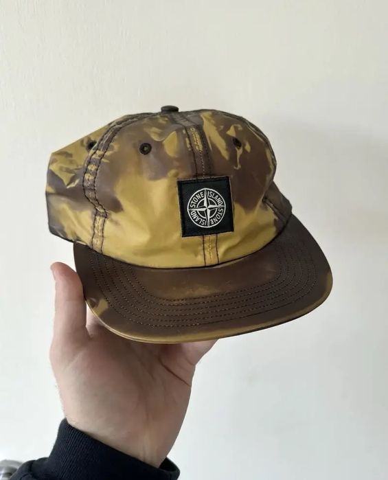 кепка Stone Island x Supreme — змінює колір від температури