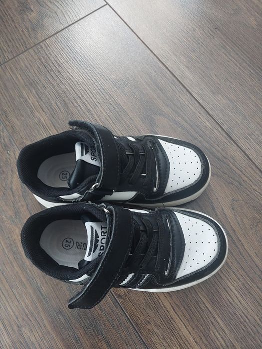 Кросівки 25розмір