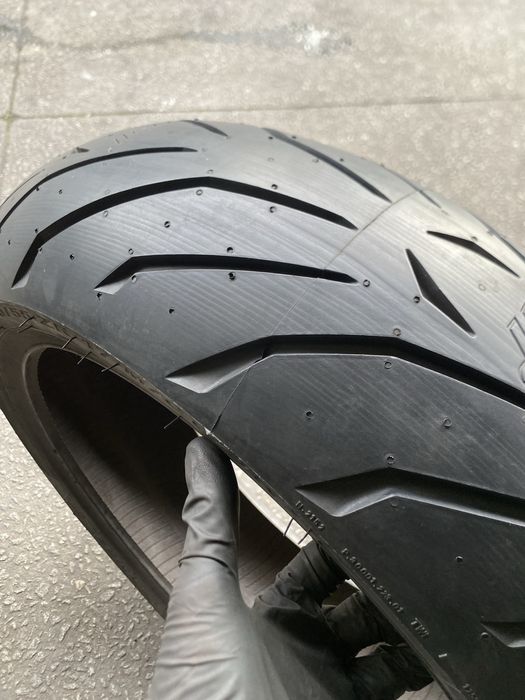 Pneu de mota 180/55/17 Pirelli Angel GT (NOVO)