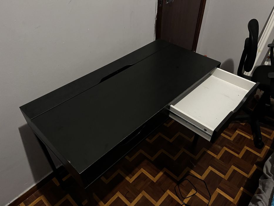 Secretaria com duas gavetas nova