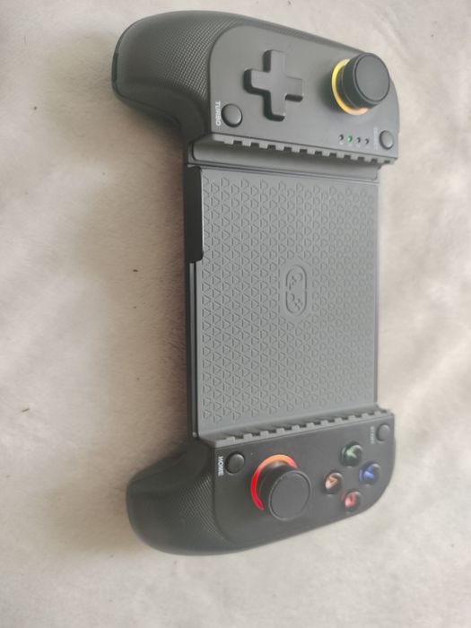 Pad bluetooth do telefonu