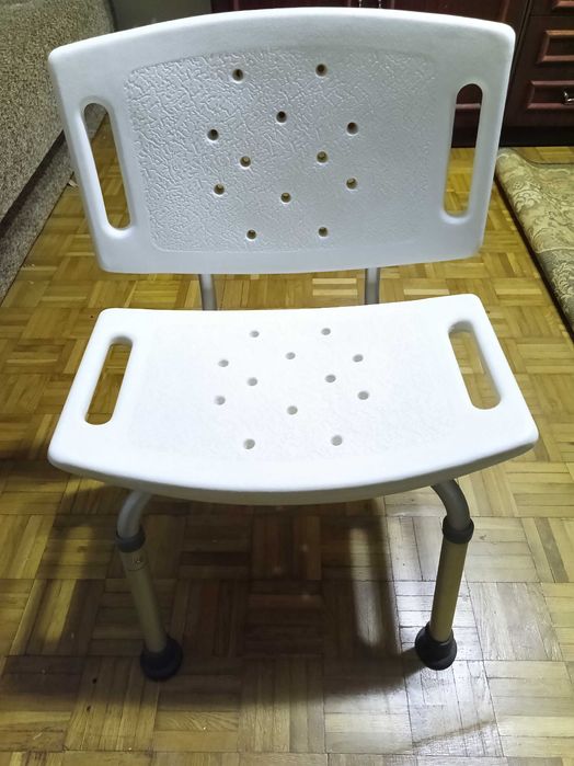 Krzesło prysznicowe z oparciem / SPRAWNE / taboret z oparciem