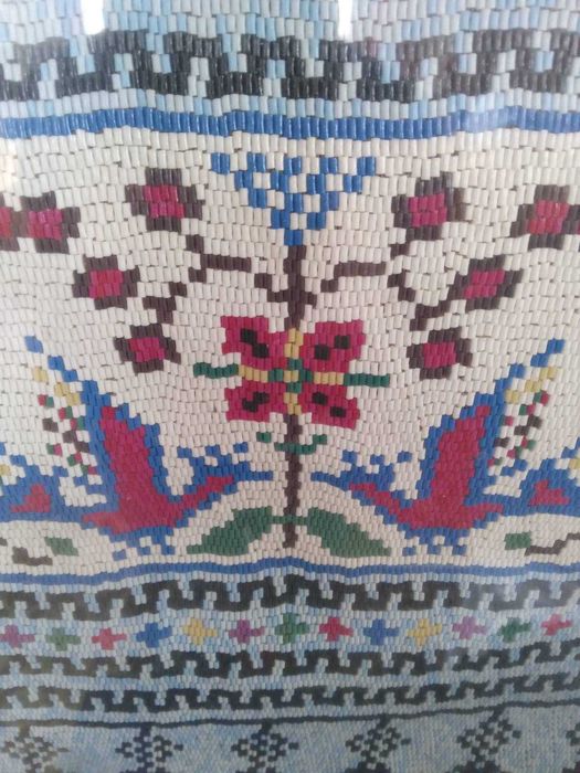 Картина сплетена бiсером.