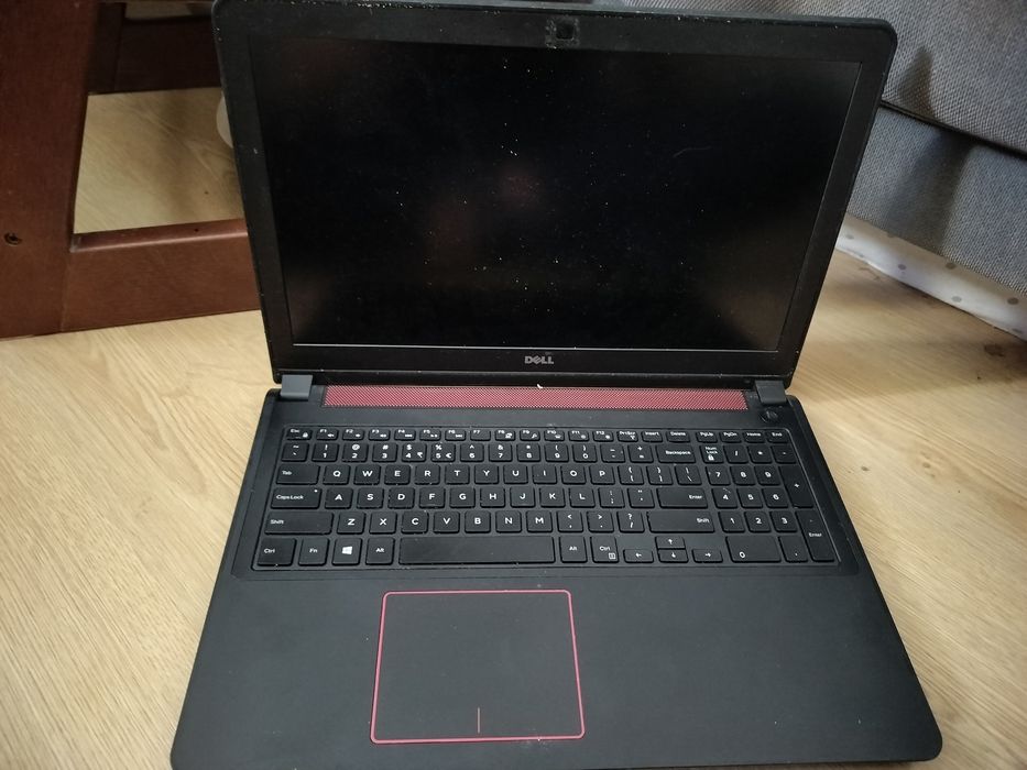 Dell Inspiron 7559 i5-6300HQ/8GB FHD GTX960 - działa, bez dysku , uszkodzony zawias