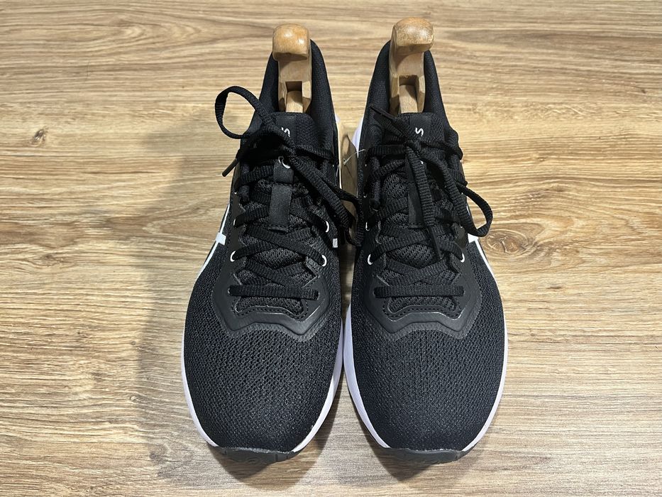 Кросівки ASICS Versablast 2 Нові.  Розмір 42(26,5 см.)