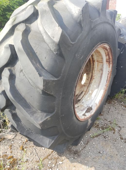 Продаж шин 30.5-32 вживані