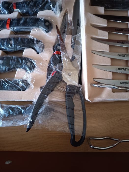 Faqueiro e utensílios para churrasco