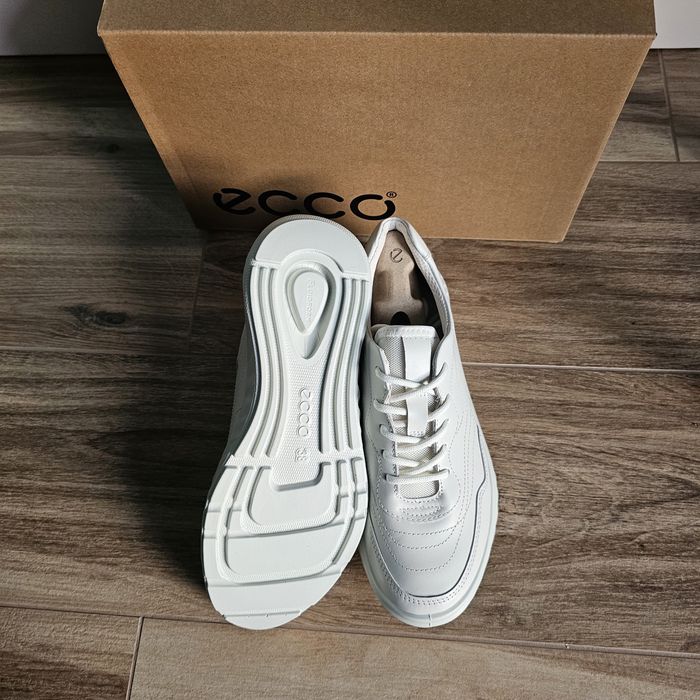 Ecco sneakersy damskie białe skórzane  39 25cm