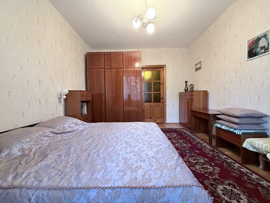 Продам 2-шку центр 60 кв.м.