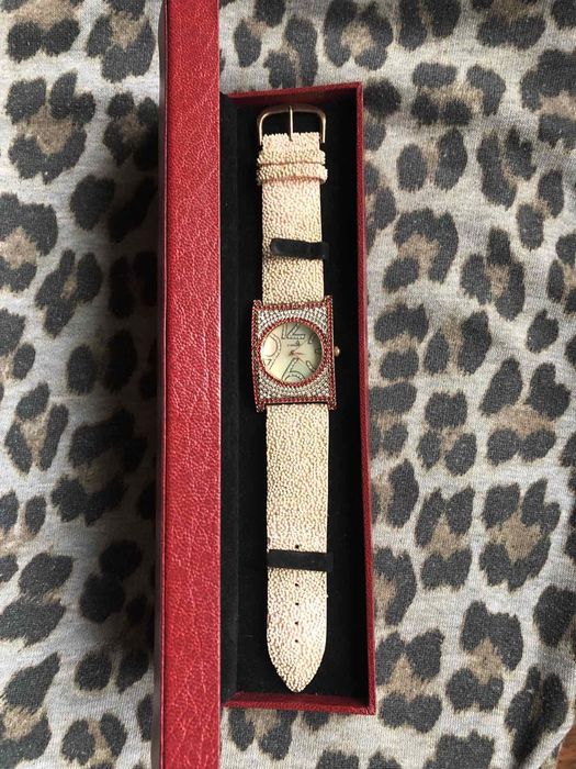 Годинник жіночий L'Chic