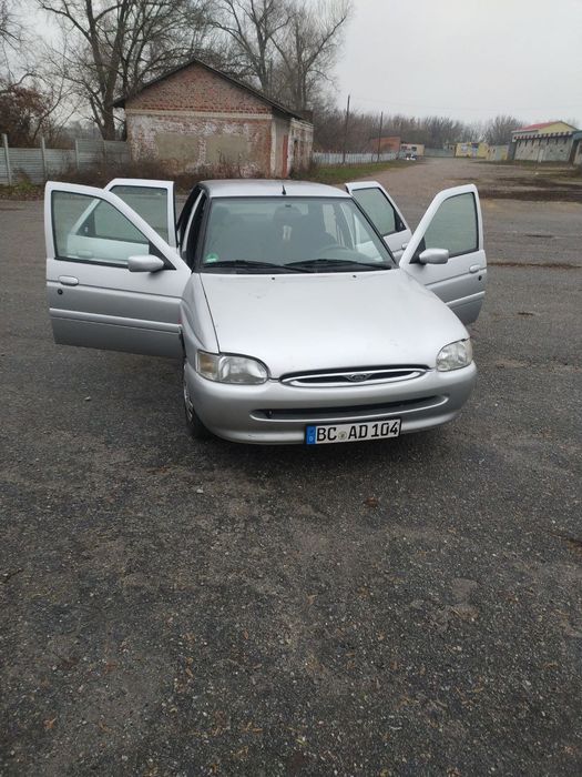 Продам не розмитнений Ford Escort 1.6 Chia