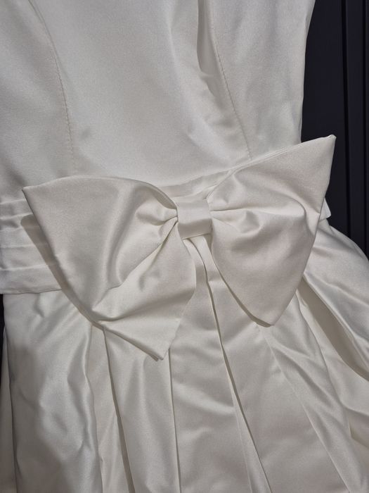 Piękna klasyczna suknia ślubna