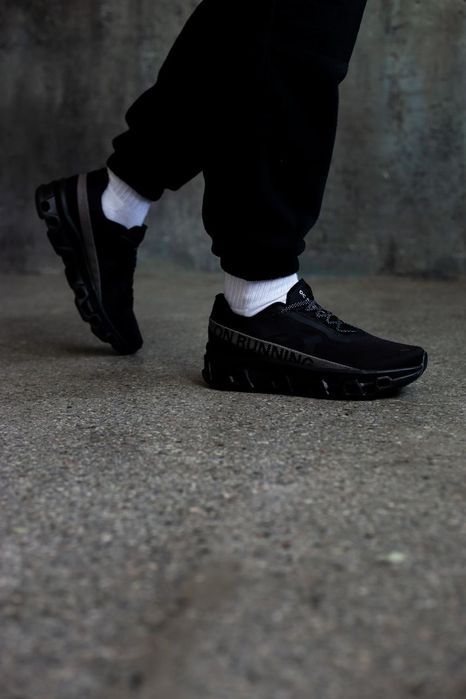Кросівки ON Cloudmonster 2 Running Black/grey premium