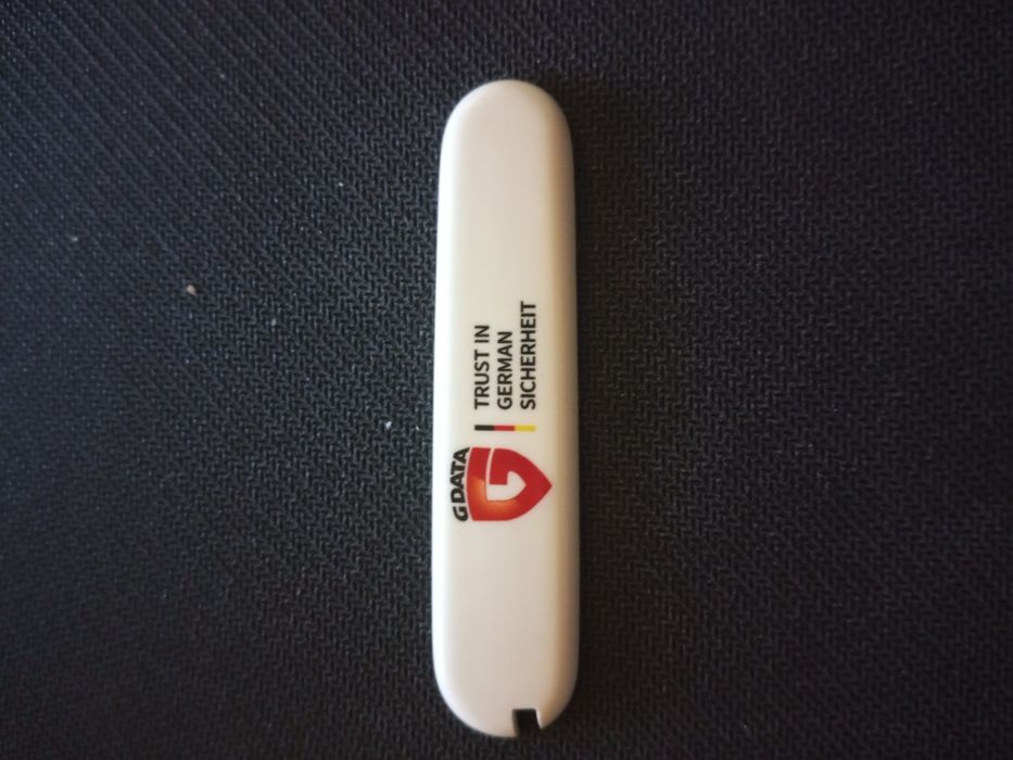 Накладка Victorinox (85мм.)
В отличном со