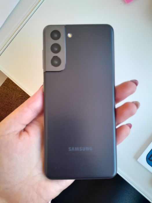Samsung S21 como novo
