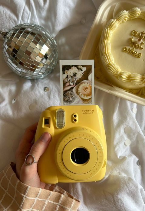 Instax mini 8 Fujifilm - фотоапарат миттєвих знімків
